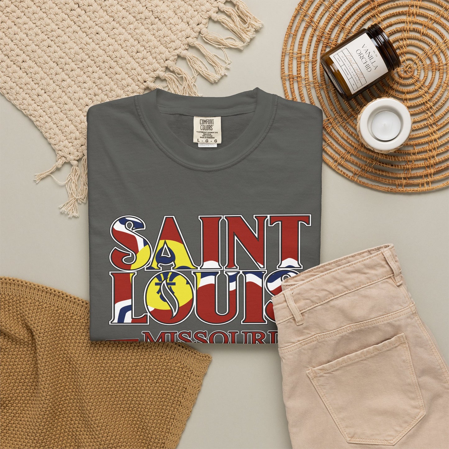 Saint Louis Missouri T-Shirt — Vintage St. Louis Flag Graphic Tee
